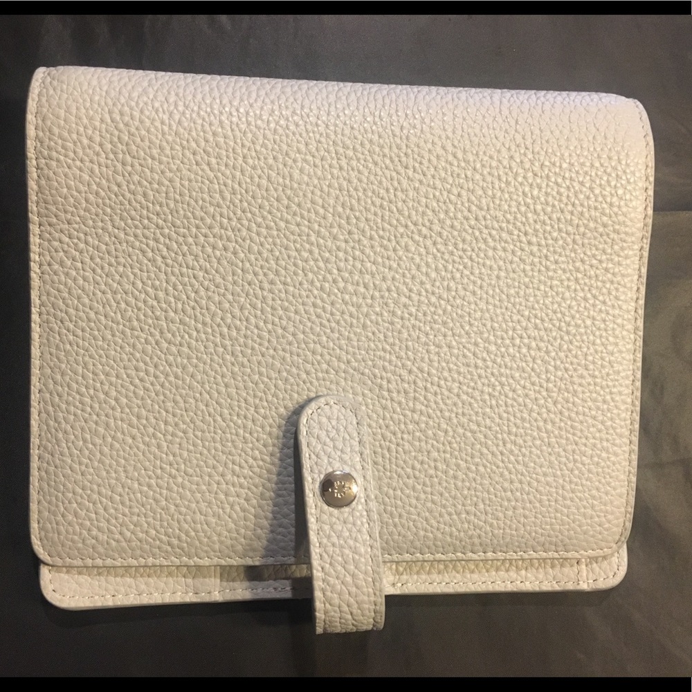 Aura Estelle A6 Scarlet Hybrid